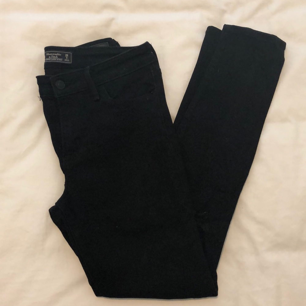 Ripped knee Skinny Jeans